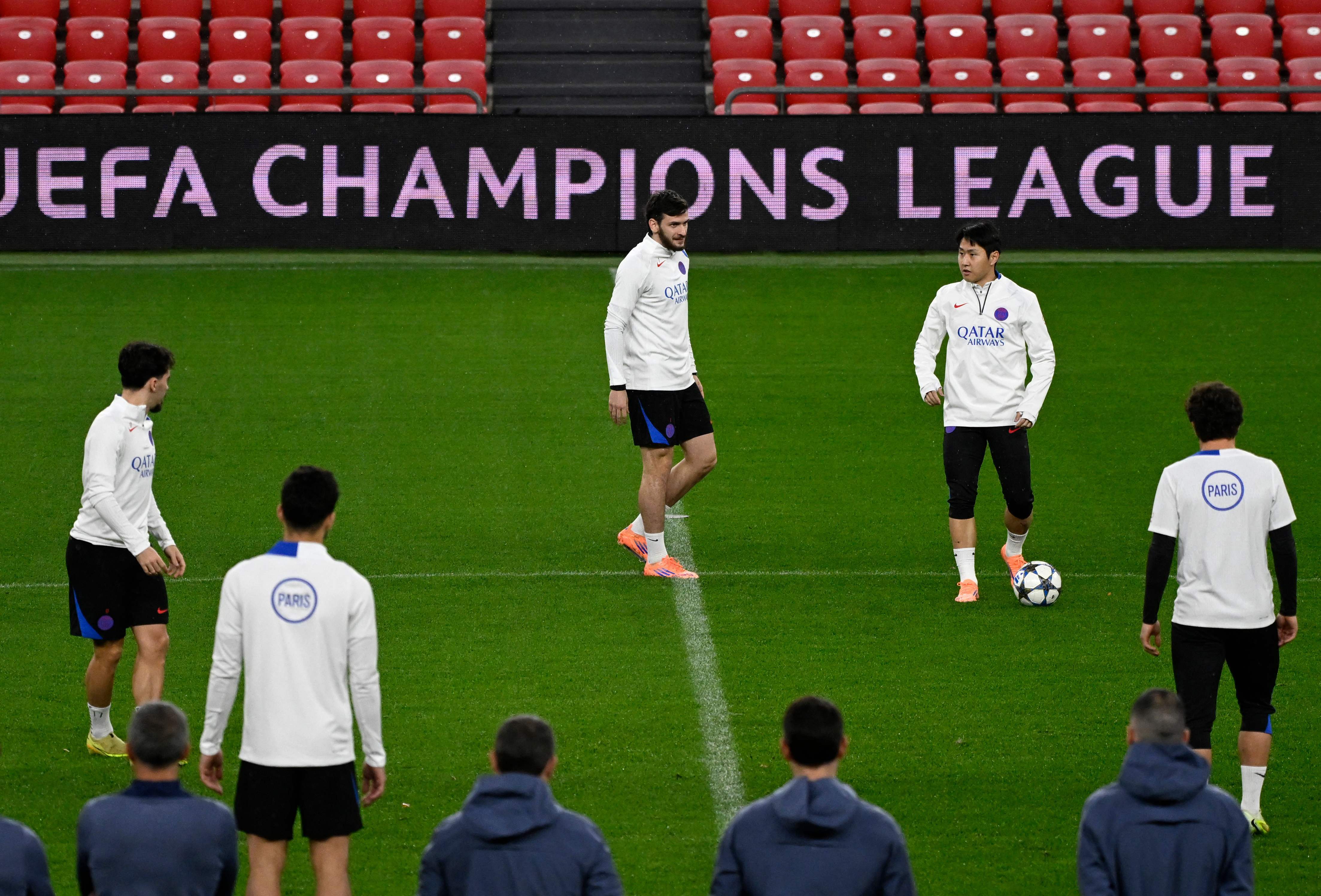 开云-包含巴黎圣日耳曼胜布拉格斯拉维亚，法超劲旅飒爽英姿的词条