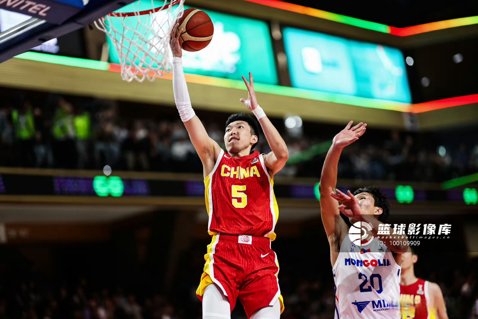 开云-山东男篮残暴登顶CBA荣誉之巅(山东男篮残暴登顶cba荣誉之巅是谁)