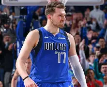 阿曼球队在比赛中展现出强大团队合作精神，取得胜利的简单介绍